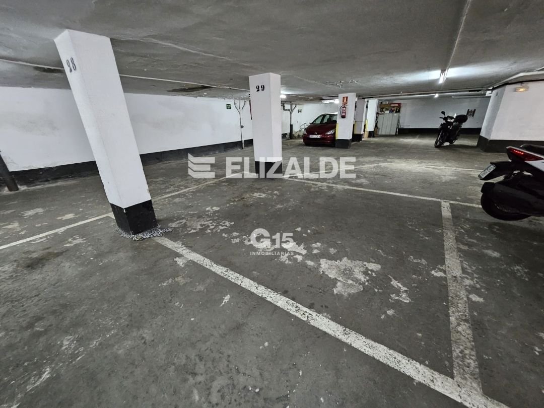 Foto 1 de RAYA DE GARAJE PARA COCHE MEDIANO