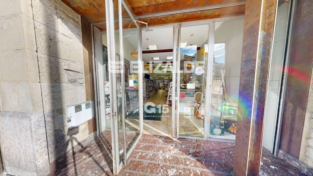 Foto 1 de GRAN LOCAL COMERCIAL EN CALLE EASO