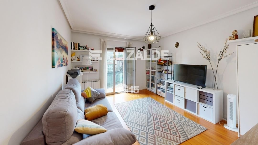 Foto 1 de En el centro de Lasarte