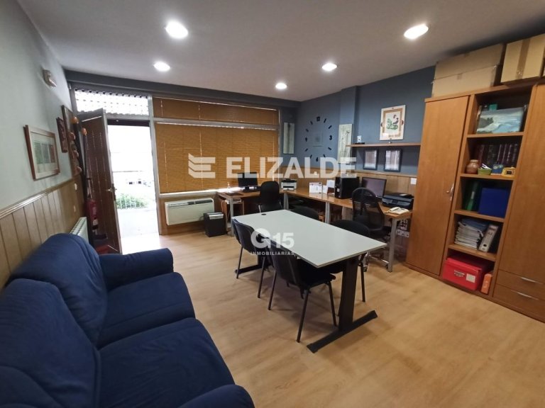 Foto 4 de LOCAL EN LARRATXO