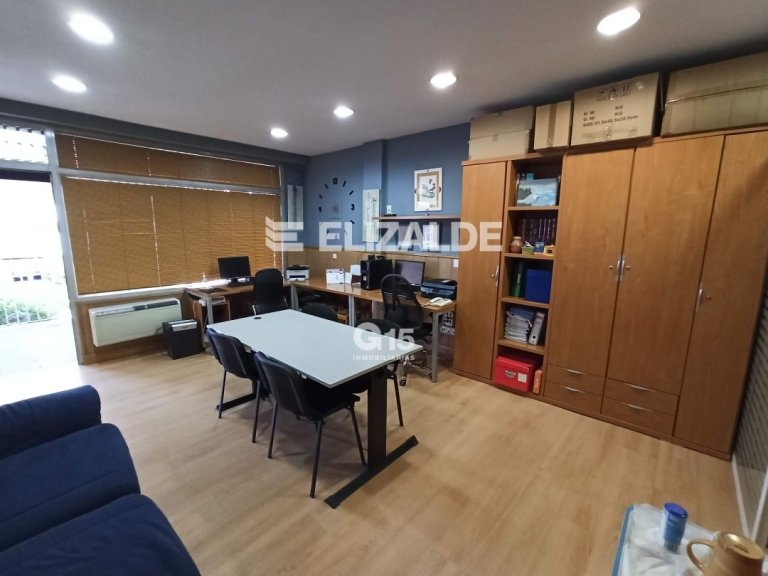 Foto 5 de LOCAL EN LARRATXO