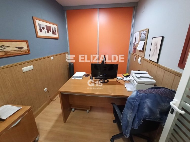 Foto 7 de LOCAL EN LARRATXO