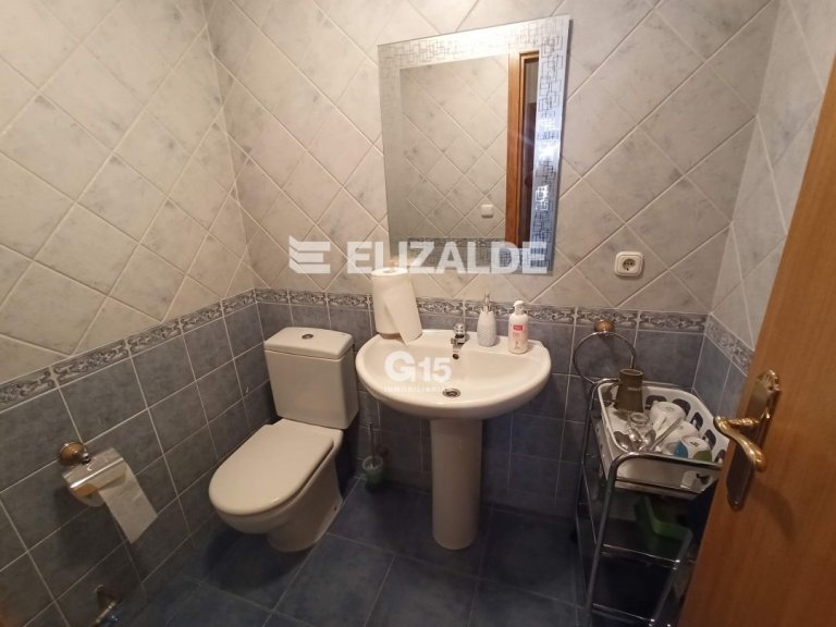 Foto 8 de LOCAL EN LARRATXO