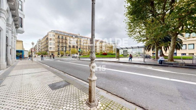 Foto 2 de LOCAL EZAGUNA OKENDO KALEAN / CONOCIDO LOCAL en la c/ OQUENDO