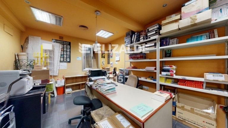 Foto 36 de LOCAL EZAGUNA OKENDO KALEAN / CONOCIDO LOCAL en la c/ OQUENDO