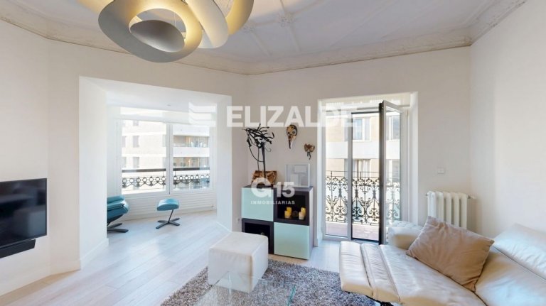 Foto 2 de ESPECTACULAR PISO EN ESQUINA