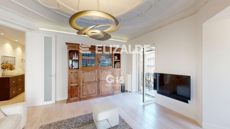 Foto 5 de ESPECTACULAR PISO EN ESQUINA