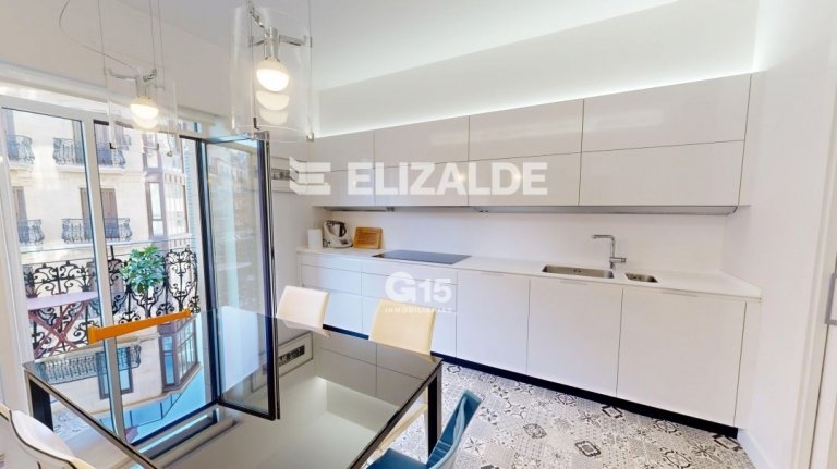 Foto 12 de ESPECTACULAR PISO EN ESQUINA