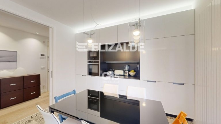 Foto 14 de ESPECTACULAR PISO EN ESQUINA