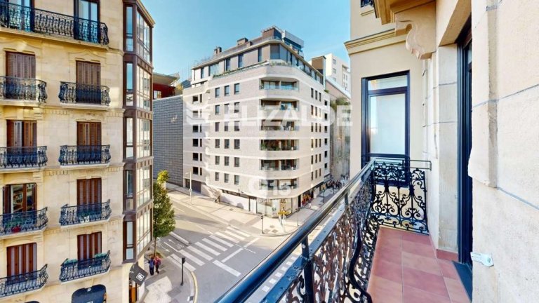 Foto 17 de ESPECTACULAR PISO EN ESQUINA