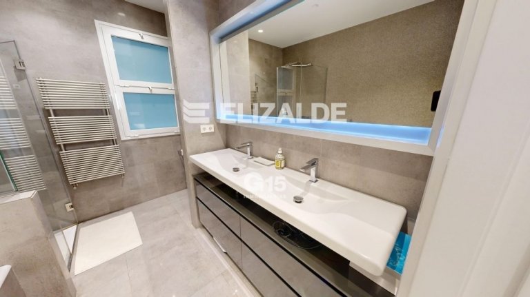 Foto 47 de ESPECTACULAR PISO EN ESQUINA