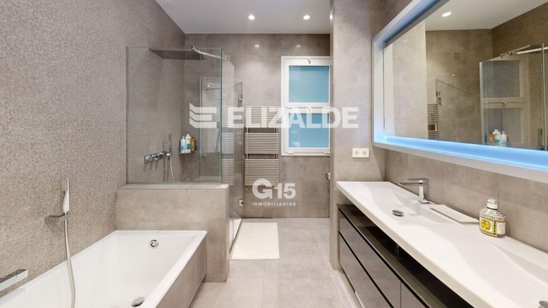 Foto 53 de ESPECTACULAR PISO EN ESQUINA