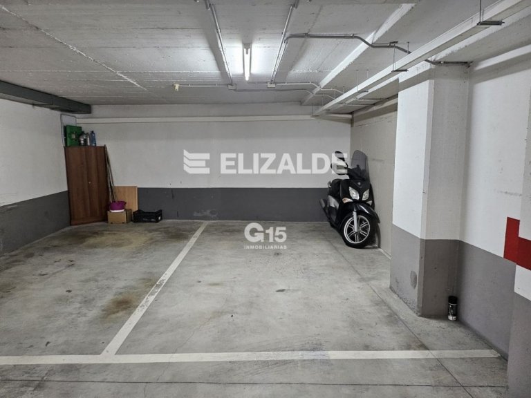 Foto 3 de RAYA DE GARAJE EN CALLE MARI