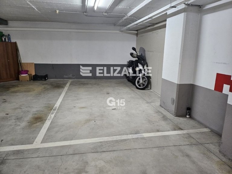 Foto 4 de RAYA DE GARAJE EN CALLE MARI