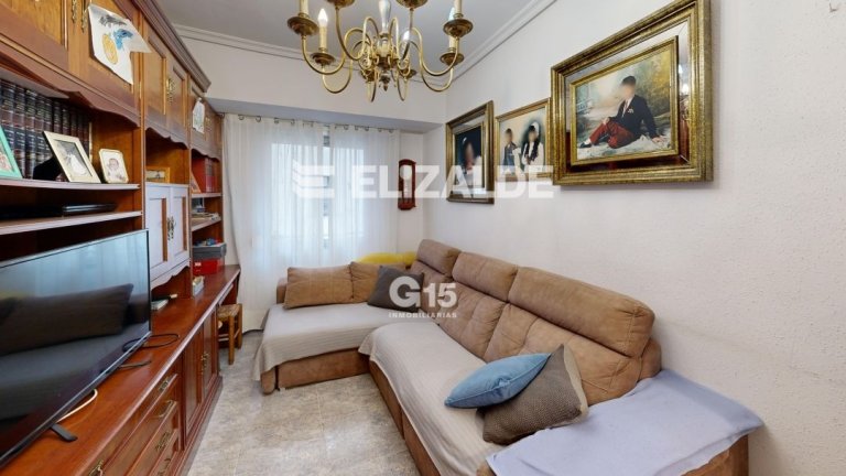 Foto 2 de En el centro de Lasarte