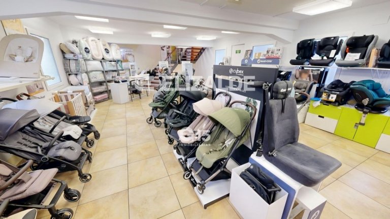 Foto 29 de GRAN LOCAL COMERCIAL EN CALLE EASO