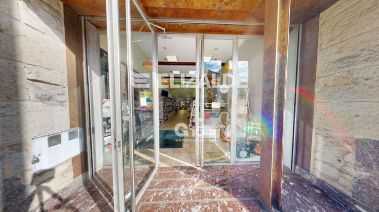 Foto 35 de GRAN LOCAL COMERCIAL EN CALLE EASO
