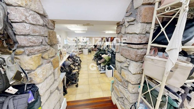 Foto 38 de GRAN LOCAL COMERCIAL EN CALLE EASO