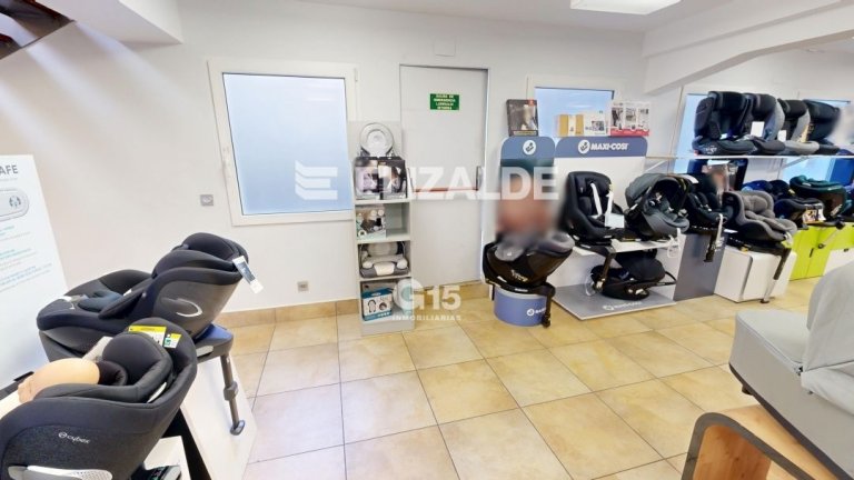 Foto 44 de GRAN LOCAL COMERCIAL EN CALLE EASO