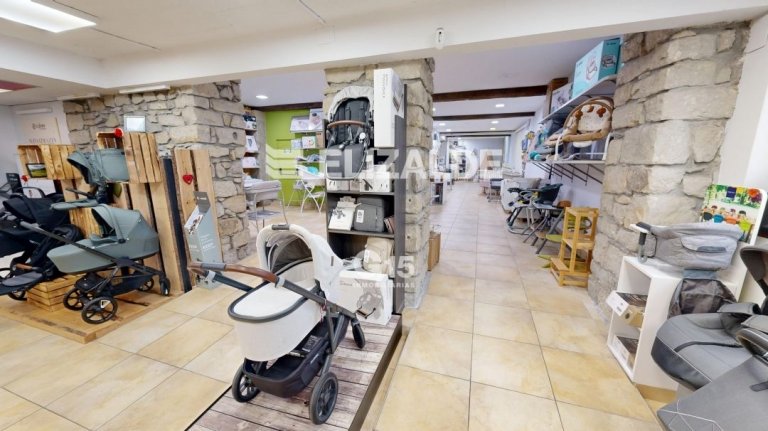 Foto 45 de GRAN LOCAL COMERCIAL EN CALLE EASO