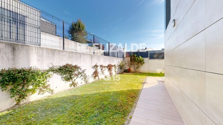 Foto 36 de HERMOSA VILLA, CON TERRAZA, JARDIN, EN ATOTXA ERREKA