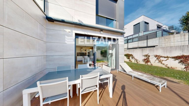 Foto 41 de HERMOSA VILLA, CON TERRAZA, JARDIN, EN ATOTXA ERREKA