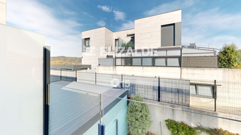 Foto 52 de HERMOSA VILLA, CON TERRAZA, JARDIN, EN ATOTXA ERREKA