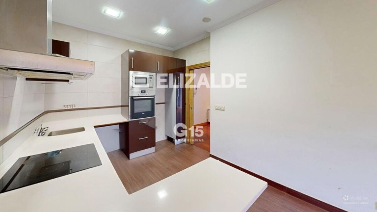 Foto 13 de ÁTICO CON TERRAZA en EUSKAL HERRIA KALEA