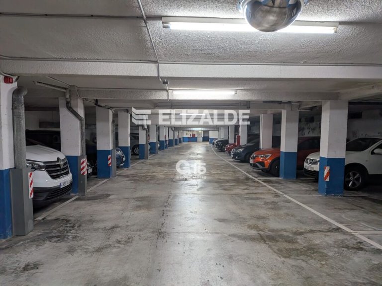 Foto 6 de RAYA DE GARAJE PARA COCHE Y DOS MOTOS