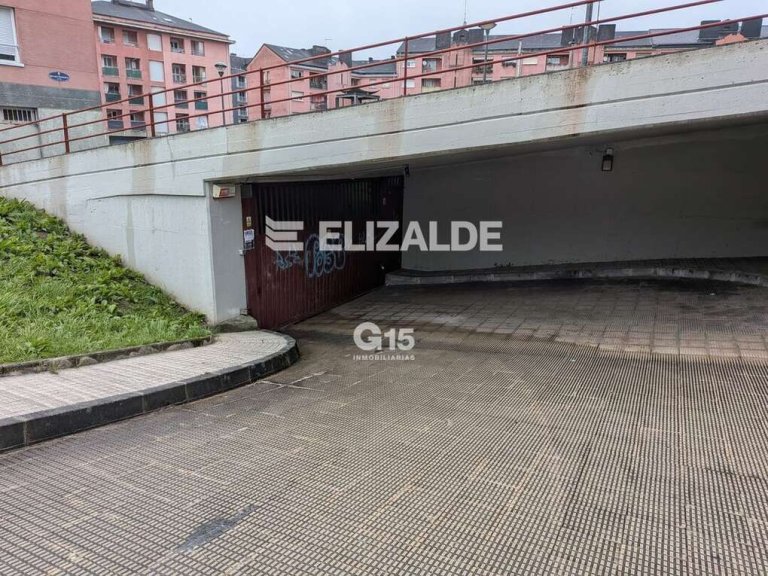 Foto 7 de RAYA DE GARAJE PARA COCHE Y DOS MOTOS