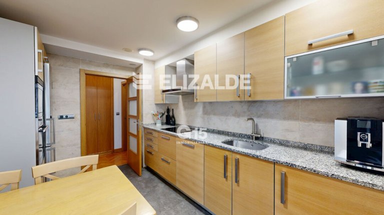 Foto 4 de PRECIOSA VIVIENDA CON VISTAS AL RÍO