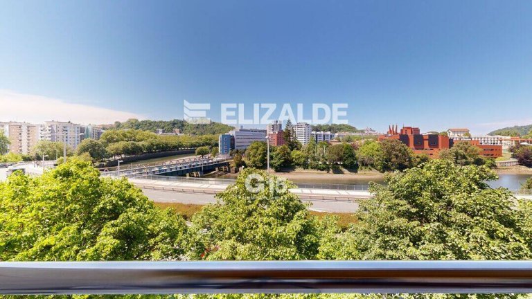 Foto 5 de PRECIOSA VIVIENDA CON VISTAS AL RÍO