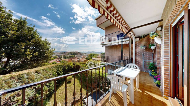 Foto 9 de PISO EN RODIL: 3hab, 2baños, terraza, vistas, raya garaje, trastero en bajo cubierta.
