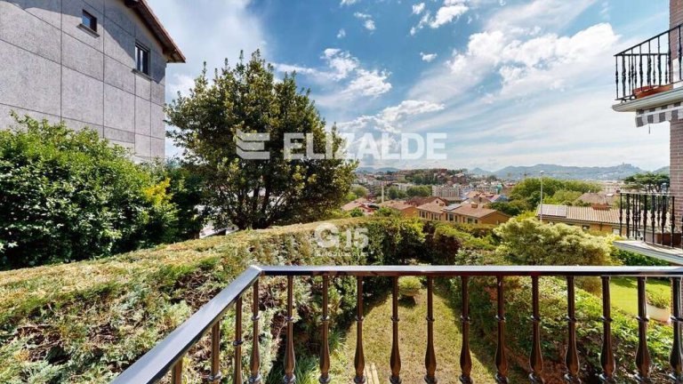 Foto 11 de PISO EN RODIL: 3hab, 2baños, terraza, vistas, raya garaje, trastero en bajo cubierta.