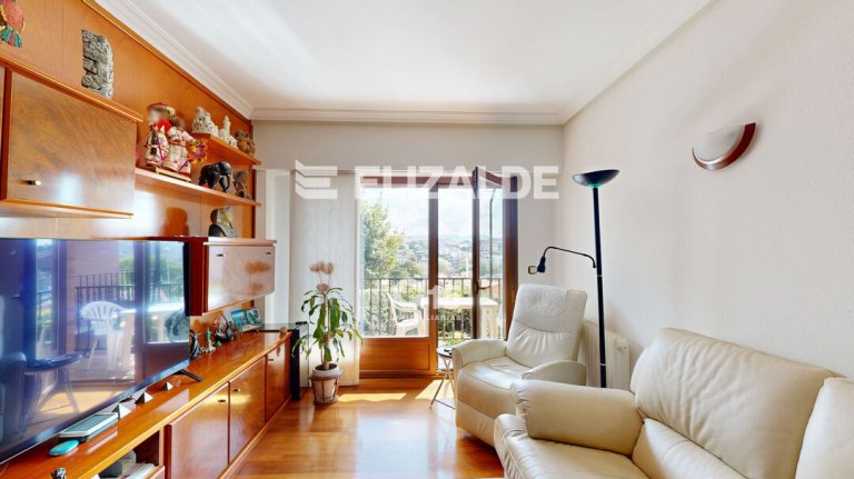 Foto 13 de PISO EN RODIL: 3hab, 2baños, terraza, vistas, raya garaje, trastero en bajo cubierta.