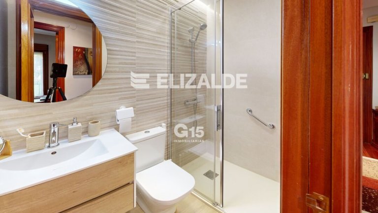 Foto 15 de PISO EN RODIL: 3hab, 2baños, terraza, vistas, raya garaje, trastero en bajo cubierta.