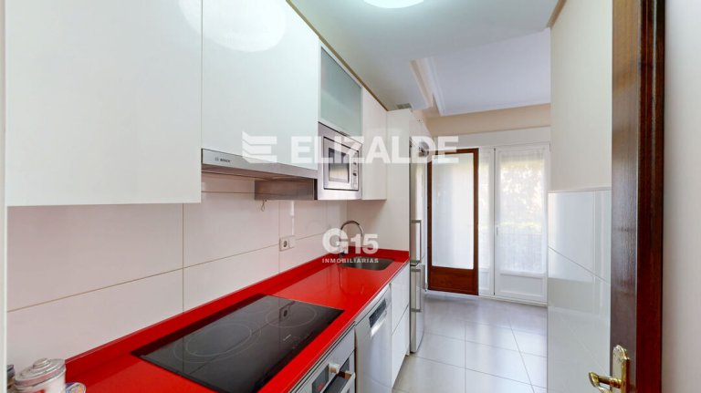 Foto 17 de PISO EN RODIL: 3hab, 2baños, terraza, vistas, raya garaje, trastero en bajo cubierta.