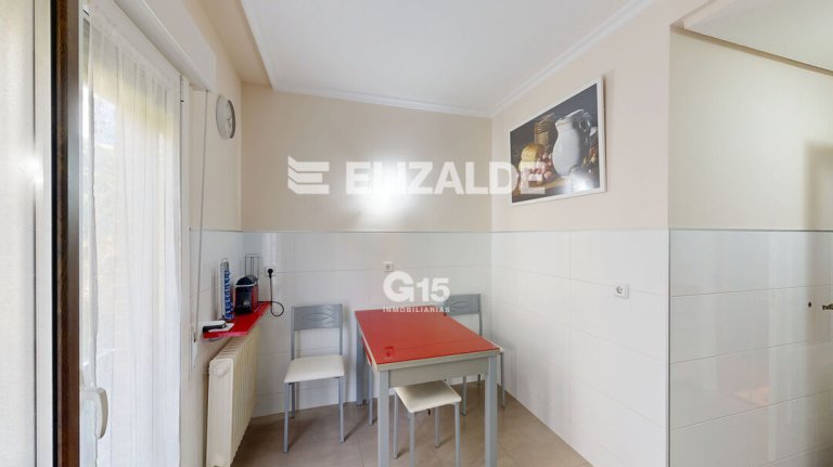 Foto 20 de PISO EN RODIL: 3hab, 2baños, terraza, vistas, raya garaje, trastero en bajo cubierta.
