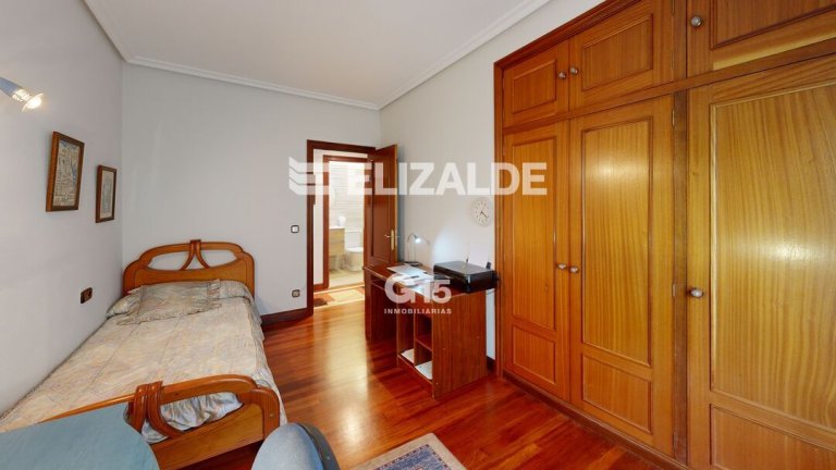 Foto 28 de PISO EN RODIL: 3hab, 2baños, terraza, vistas, raya garaje, trastero en bajo cubierta.