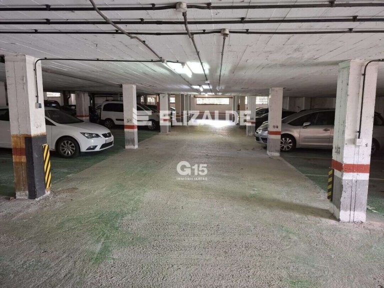 Foto 7 de Se vende plaza de garaje en la zona de Urbarte