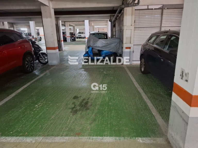Foto 8 de Se vende plaza de garaje en la zona de Urbarte