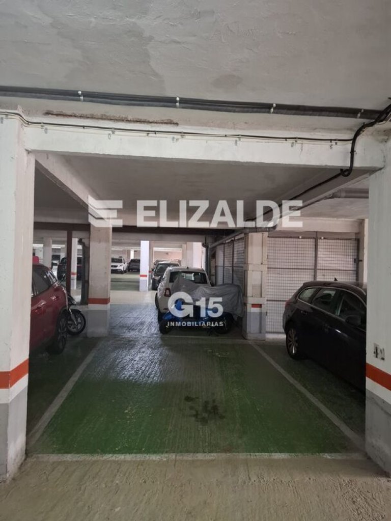 Foto 9 de Se vende plaza de garaje en la zona de Urbarte