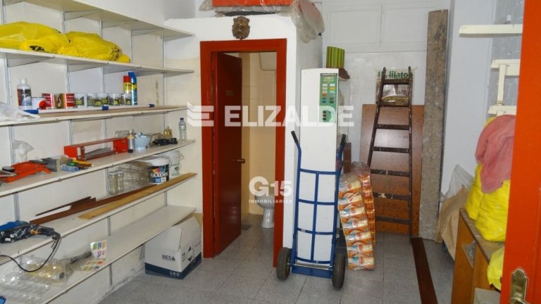 Foto 6 de LOCAL COMERCIAL EN CORREOS