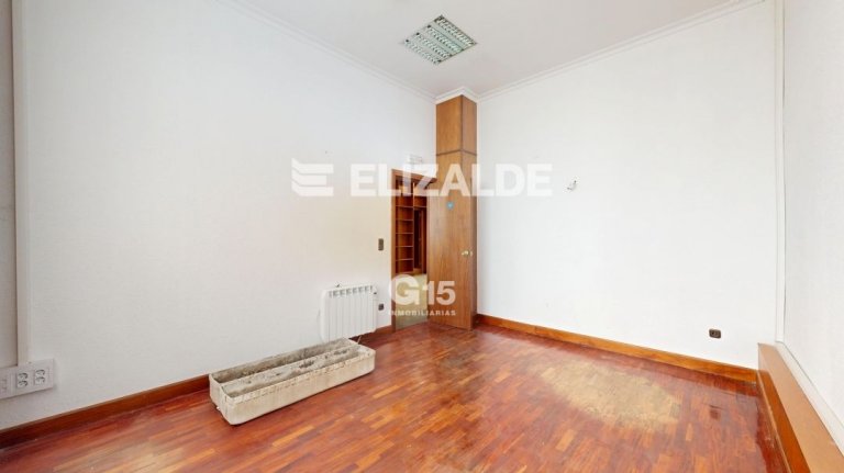 Foto 20 de LOCAL DE 150m² EN CALLE TOMAS GROS