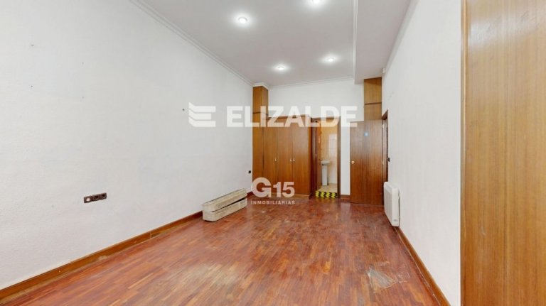 Foto 33 de LOCAL DE 150m² EN CALLE TOMAS GROS