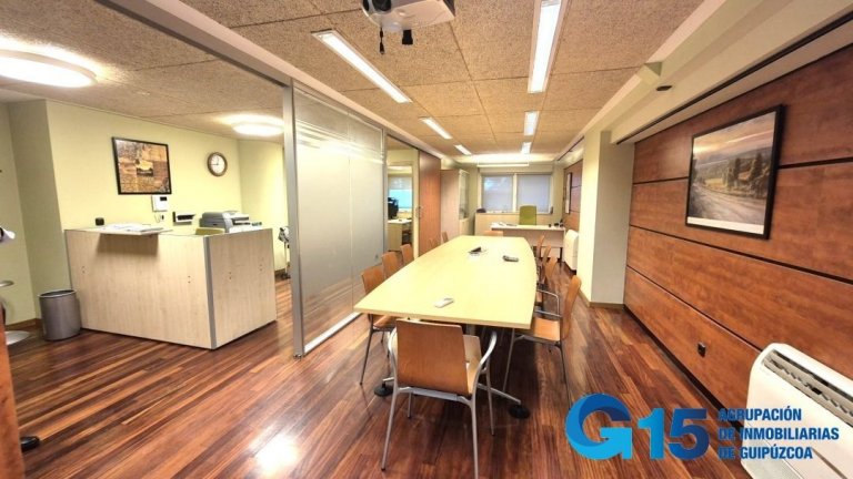 Foto 4 de Oficina lista para entrar junto a zona céntrica, ideal para despacho profesional. Foto 4 de Oficina lista para entrar junto a zona céntrica, ideal para despacho profesional.