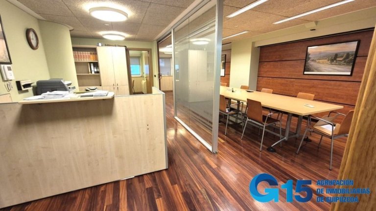 Foto 5 de Oficina lista para entrar junto a zona céntrica, ideal para despacho profesional. Foto 5 de Oficina lista para entrar junto a zona céntrica, ideal para despacho profesional.