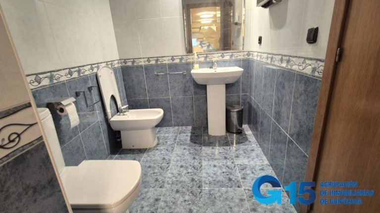 Foto 14 de Oficina lista para entrar junto a zona céntrica, ideal para despacho profesional. Foto 14 de Oficina lista para entrar junto a zona céntrica, ideal para despacho profesional.