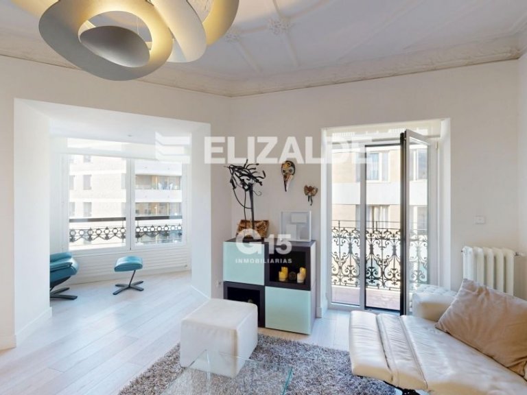 Foto 2 de ESPECTACULAR PISO EN ESQUINA