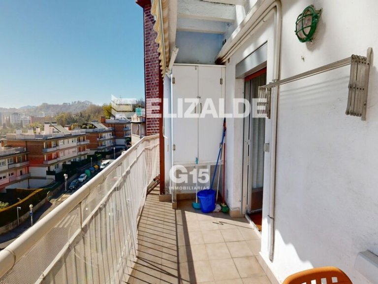 PRECIOSO ÁTICO CON TERRAZA SUR